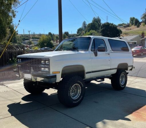 1979 suburban FOR SALE